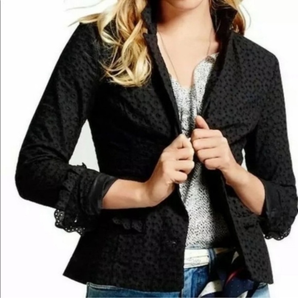 Cabi Flamenco eyelet blazer Size 4